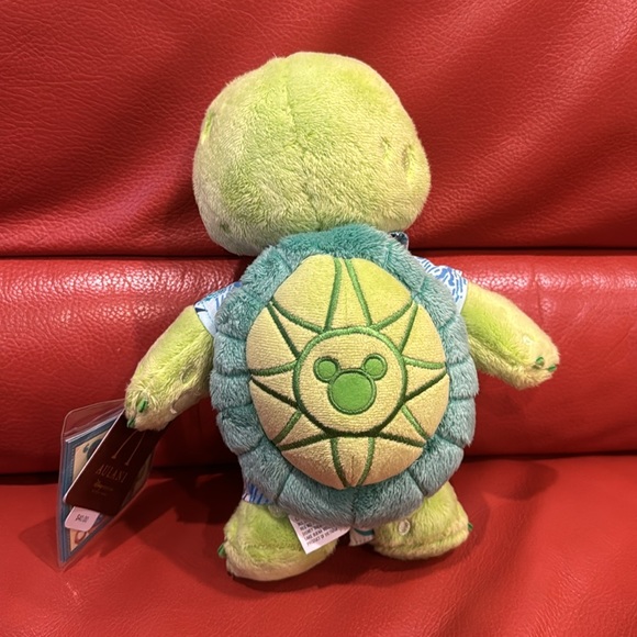 Disney Aulani EXCLUSIVE Olu Mel Turtle Plush Duffy and Friends - Picture 3 of 4